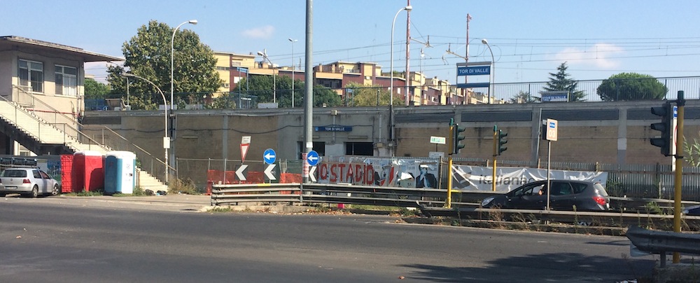 11 la stazione della Ferrovia Roma Ostia