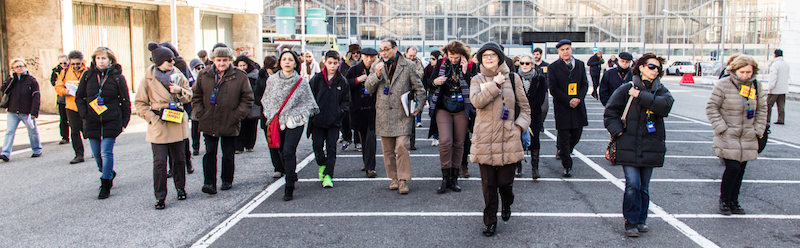 Un momento della camminata "Piediperterra all'Eur, organizzata da Carteinregola il 7 marzo 2015 per "Spiazziamoli!" 50 piazze per la democrazia contro le mafie